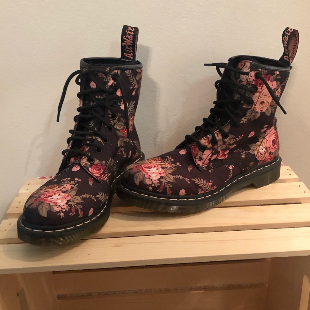 Floral canvas dr. martens boot